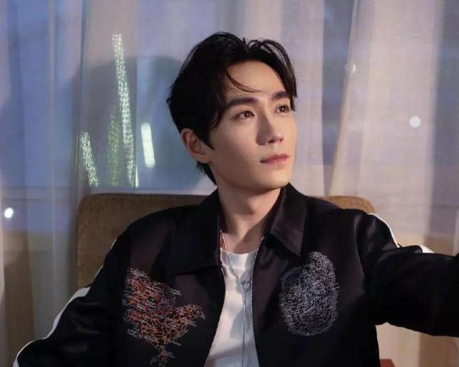 朱一龙拍戏狠的一面,朱一龙拍戏时的镜头