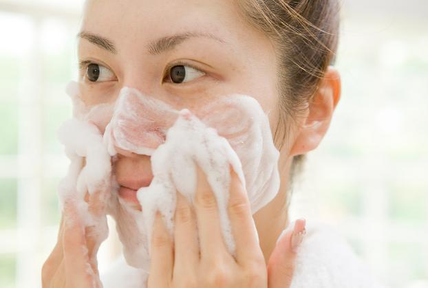 硫磺皂只能用来洗脸？太小瞧它了，硫磺皂的4个功效你需要知道