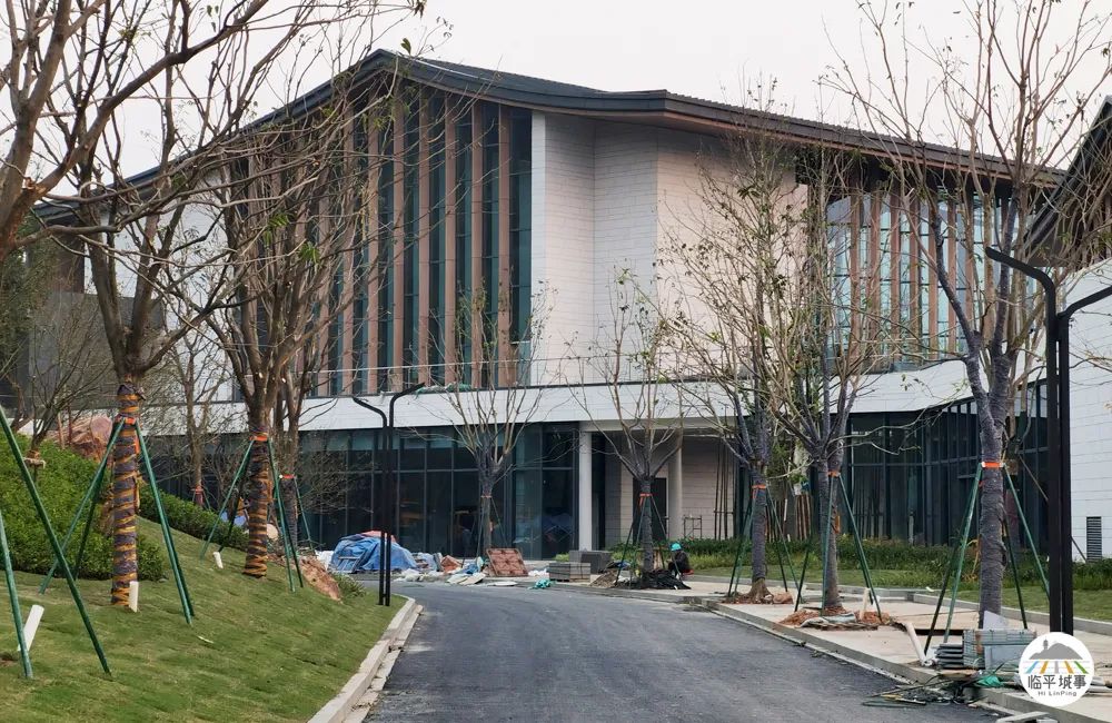 临平体育馆改扩建有篮球场吗,体育公园篮球场施工