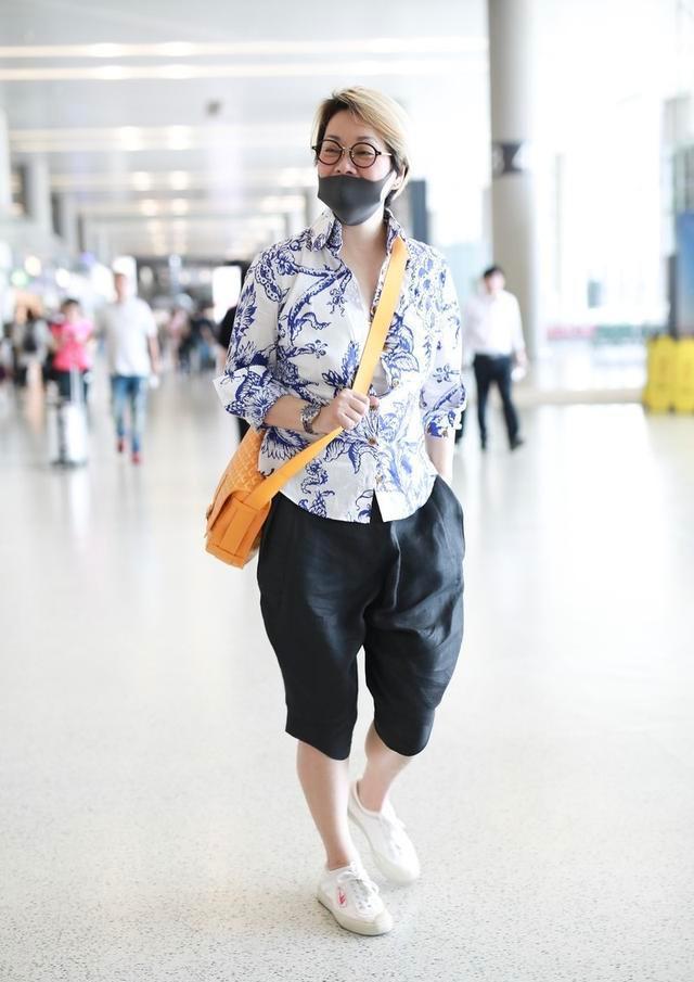 毛阿敏白衬衫造型好惊艳,毛阿敏改变自己