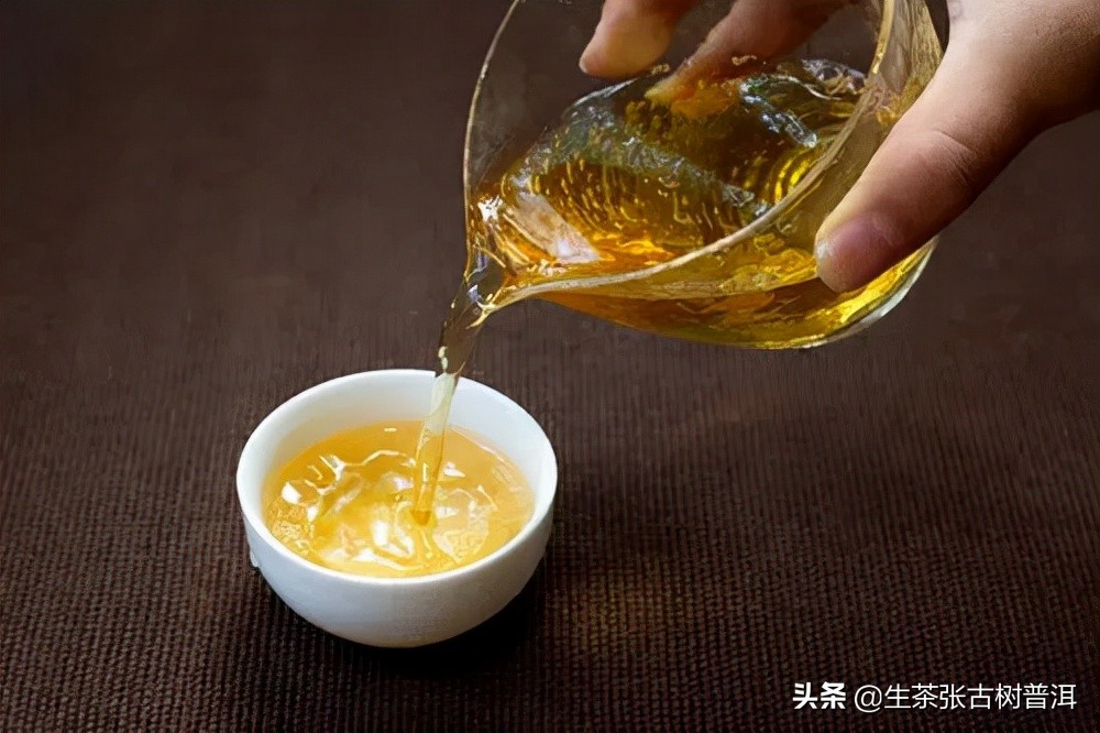 怎么冲泡普洱生茶才能更好喝呢,那卡古树普洱生茶冲泡口感涩