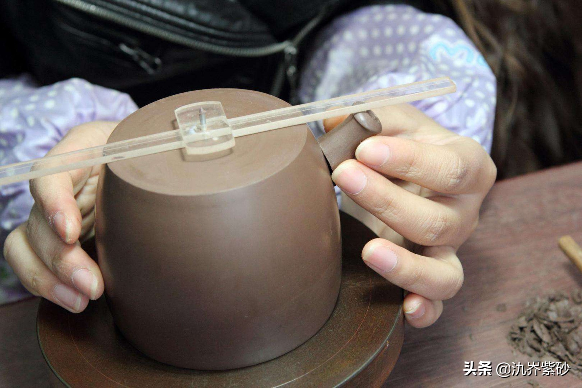 车一刀紫砂壶和真紫砂壶对比,纯手工紫砂壶到底什么样