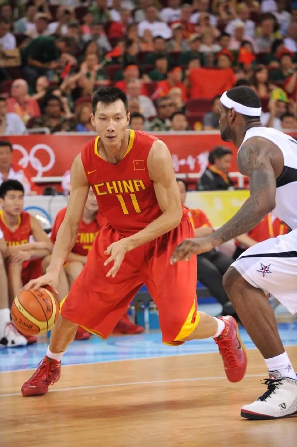 易建联nike篮球签名,nike易建联1代