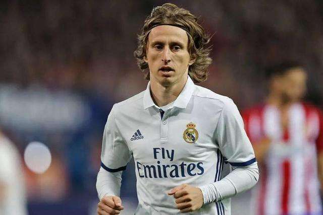 莫德里奇在足球界地位,莫德里奇战火中的队长