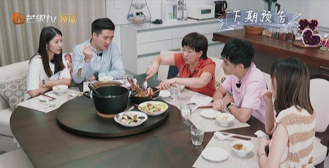 陈若仪家庭聚餐展露厨艺,林志颖妈妈尝后却疑问三连,网友:悬?