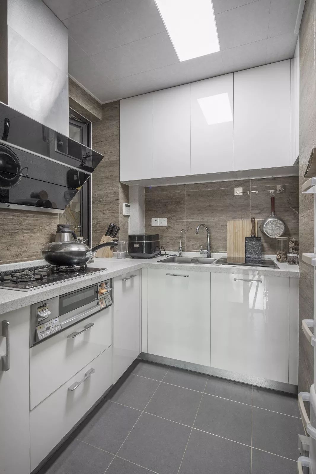 橱柜配色显高级的颜色,新中式厨房橱柜用啥颜色好看大气