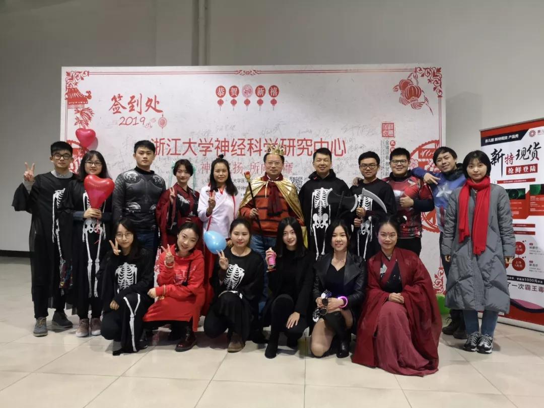 闈㈠楂樿柂璇辨儜,闈㈠缇庡浗楂樿柂姣呯劧鍥炲浗