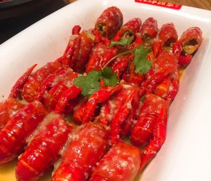 南宁美食推荐必吃龙虾,南宁最好吃的五香龙虾