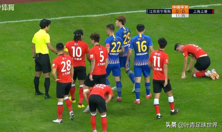 1红3黄0争议,韩国裁判MVP!91分钟暖心一幕,中超少见