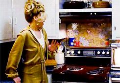 Kiss-me-at-the-gate可不要翻译在门口吻我真正意思你知道吗?