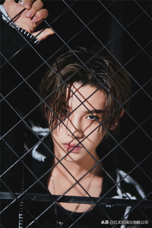 justin首发专辑hardroad,justin的单曲