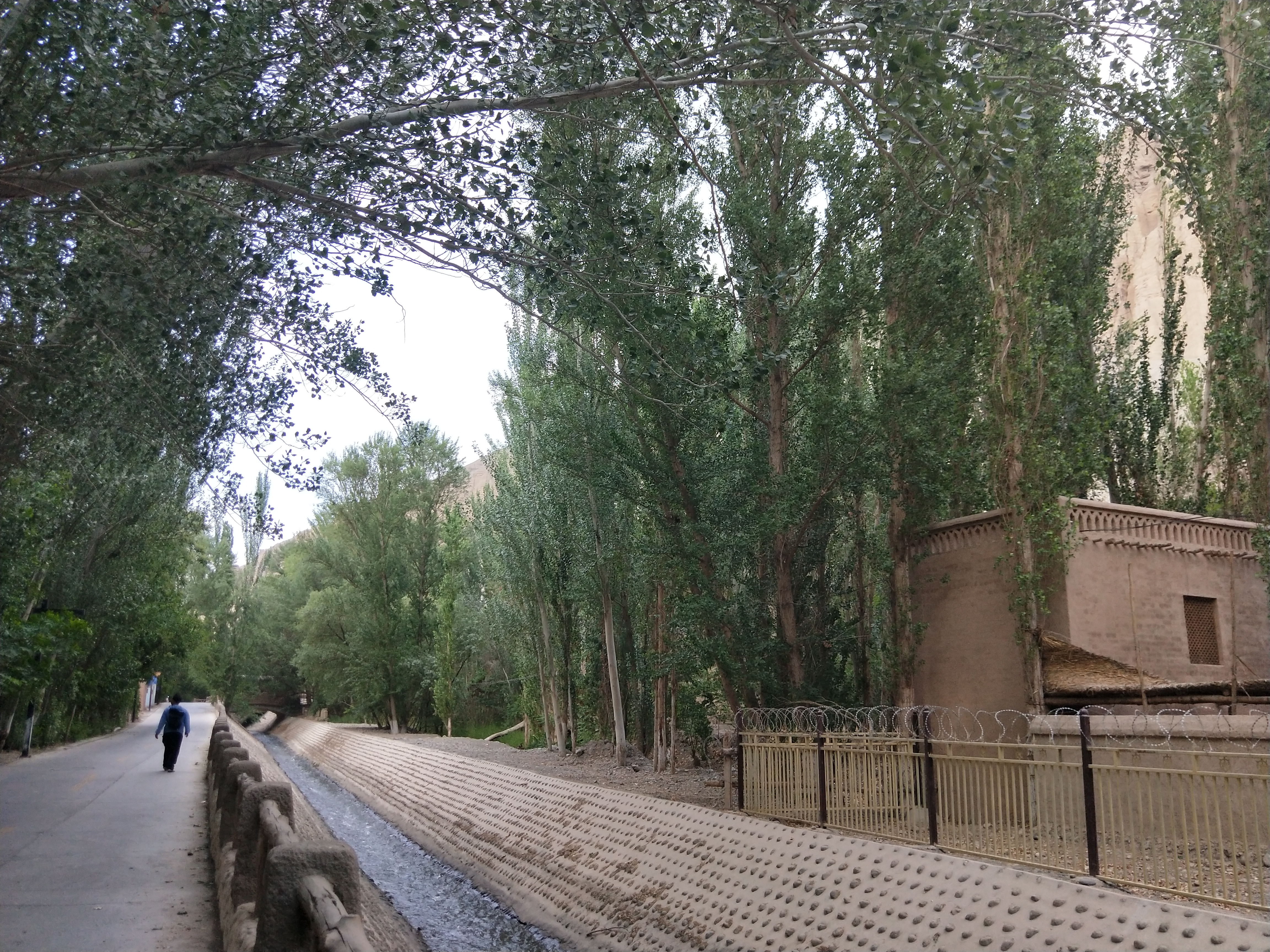 吐鲁番特点和气候,吐鲁番气候和风土人情