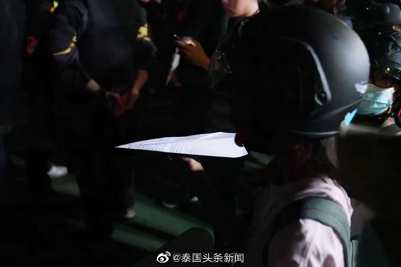 泰国皇家卫队也成为*会集**者的*威示**目标了