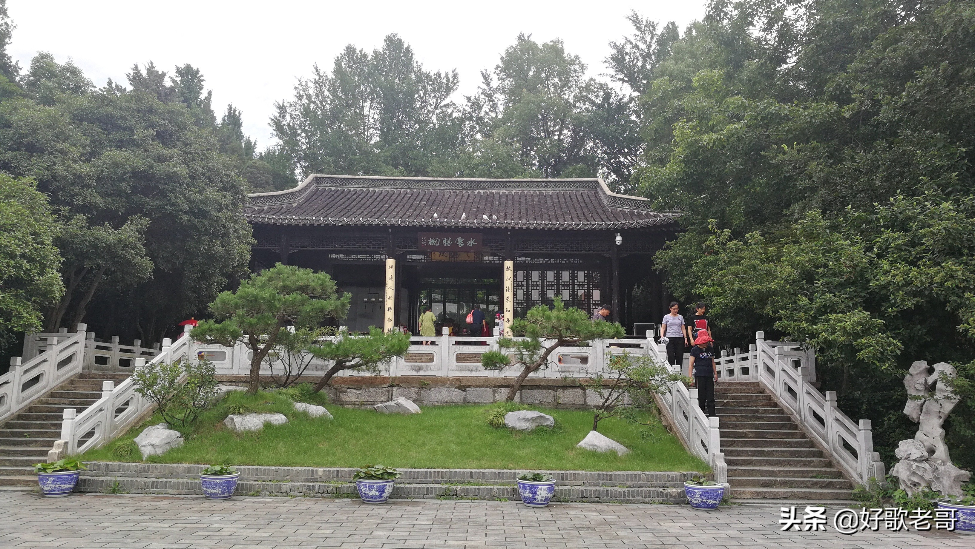 十里湖光，清澄缥碧，花木扶疏，连绵滴翠…瘦西湖游记