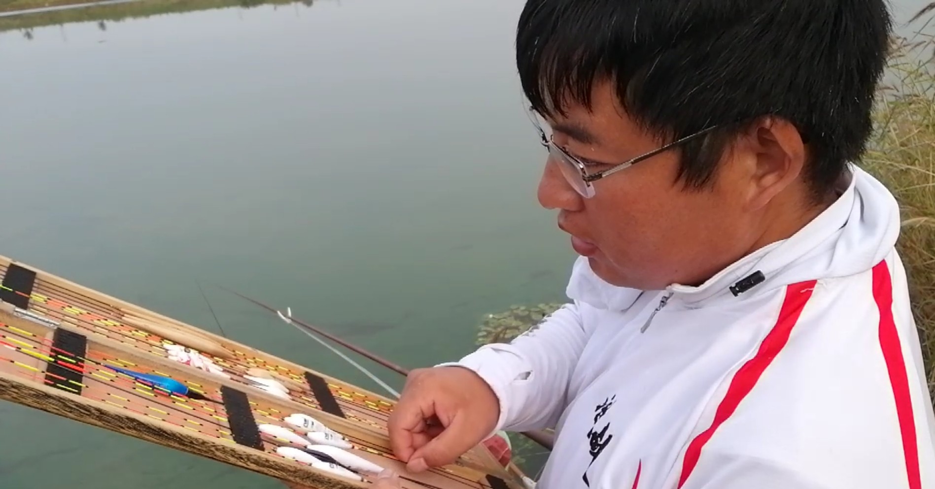 手竿钓鲢鳙钓浮怎么调漂详细过程,鲫鱼钓底还是钓浮怎么调漂