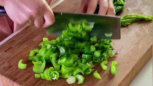 二月二吃芥菜饭视频,怎么焖芥菜又香又辣