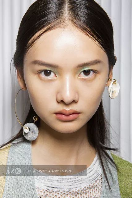 鞠婧祎李艺彤honey舞台,鞠婧祎港风复古妆容