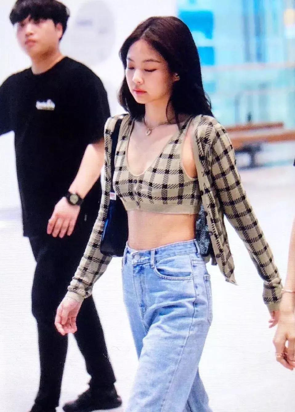 刘雯蕾丝服装,刘雯jennie