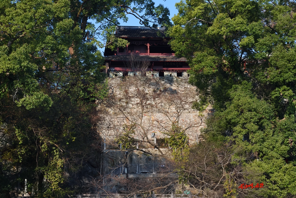 闽西长汀(汀州)古城旅行记:汀江水绕佛挂珠,千嶂深围四面城
