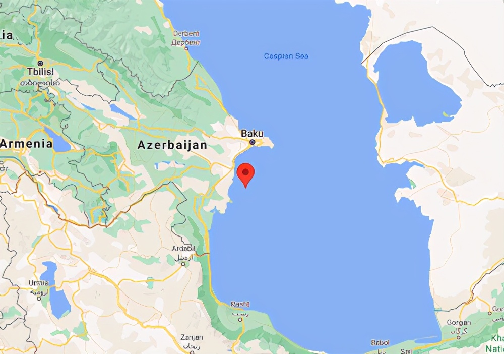 海面燃起火焰,海面火光冲天