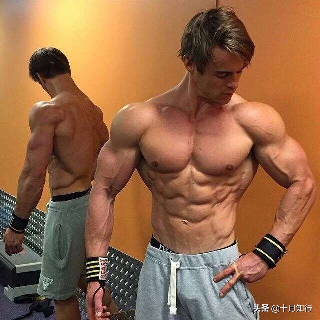 把肩膀练宽，动作不用太多，5个动作，虐遍三角肌，练出宽厚肩膀