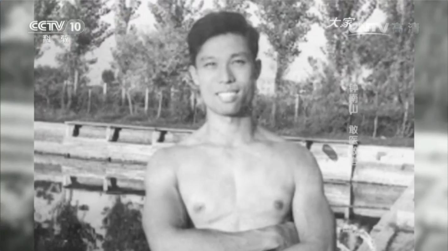 钟南山院士打破田径纪录,钟南山院士400米跨栏训练了多久