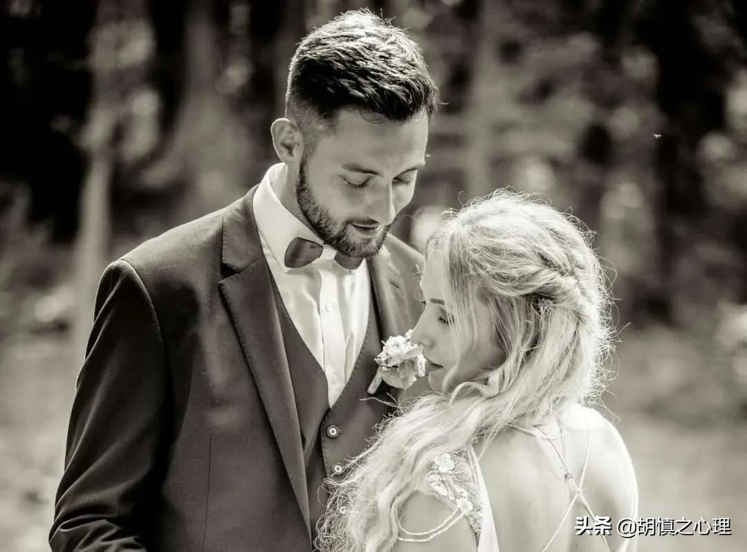 婚姻的实质是两个人相爱,婚姻的本质是两个家庭的交易