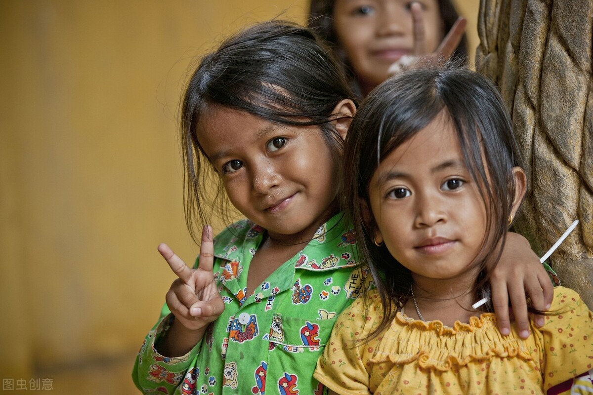 我翻了6千条评论,找了38个故事,为你呈现真实的中国姐弟关系