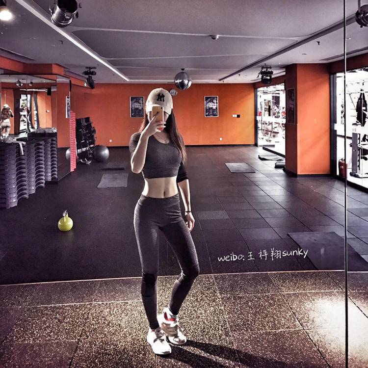 作为一个模特最重要的是身材,当模特身材要有多好