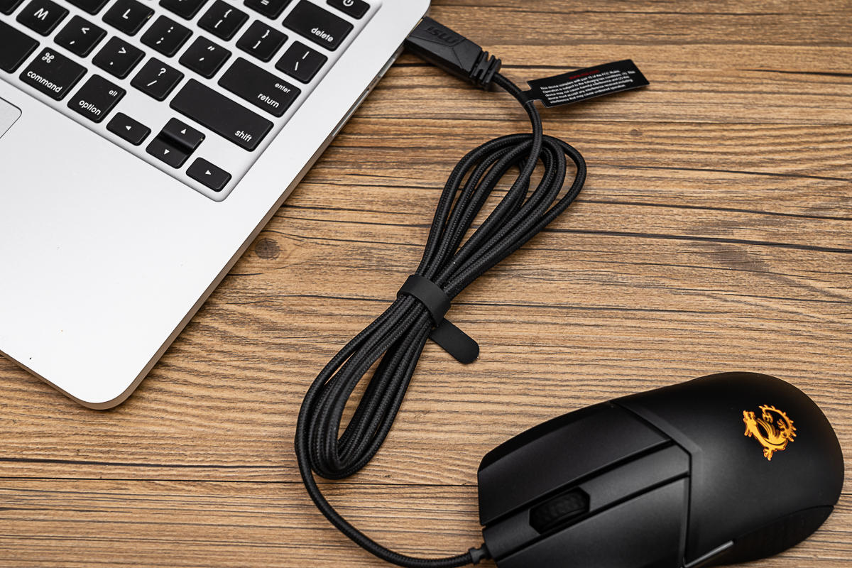 仅重65克，鼠标怎么做到这么轻，微星专业游戏鼠标GM41体验