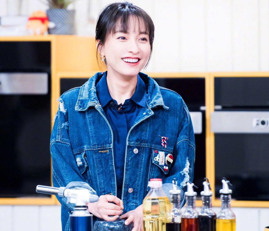 吴昕被曝二手平台挂全新高仿鞋，公然支持盗版，情商堪忧？