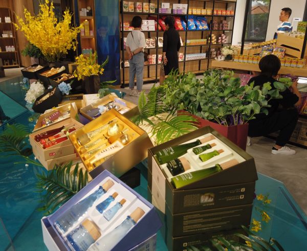 德明古镇需要走很远吗,从哪里进德明古镇最好