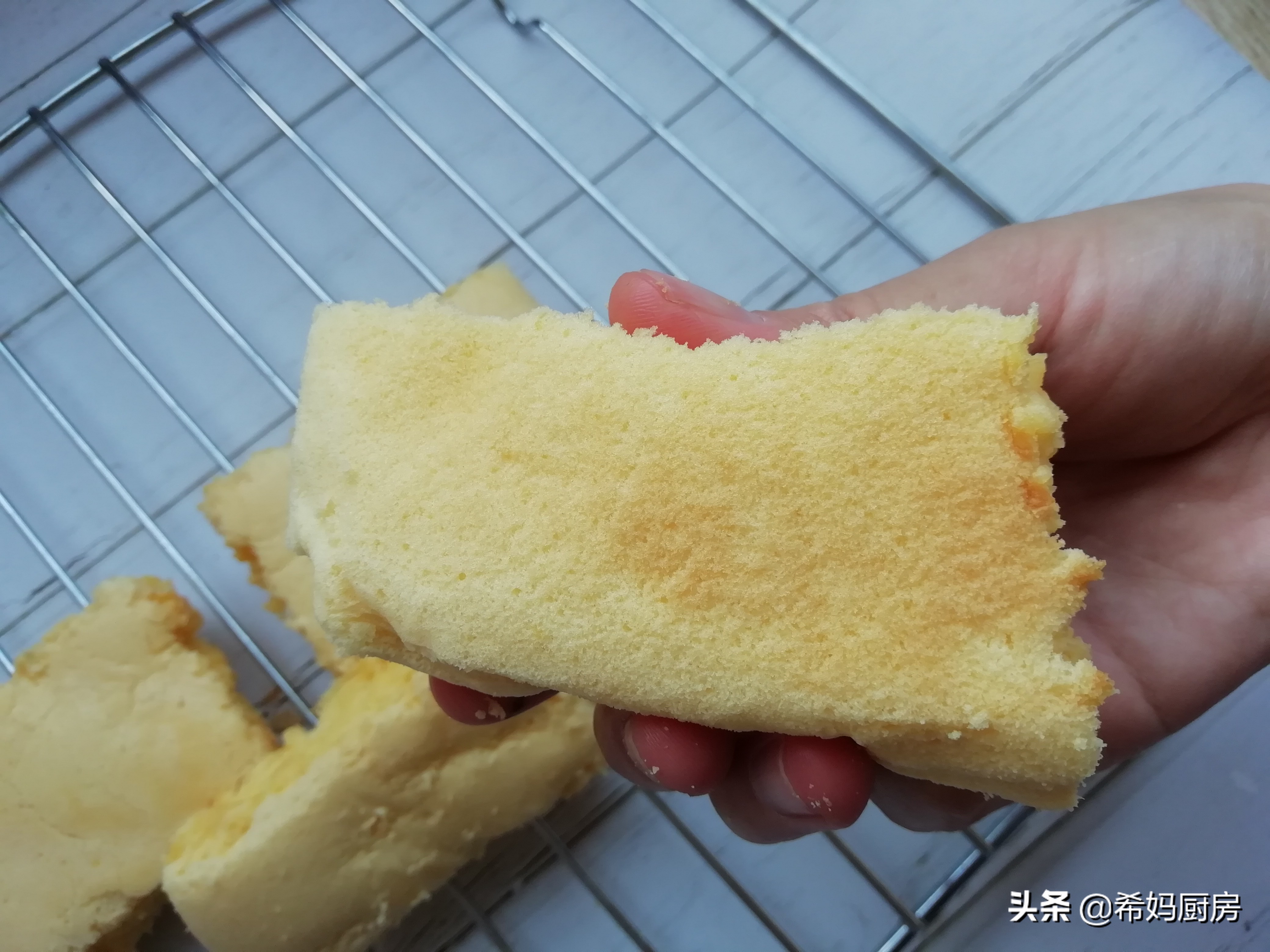 用不完的糯米粉统统拿来做蛋糕吧,只用牛奶和鸡蛋做蛋糕和糯米粉