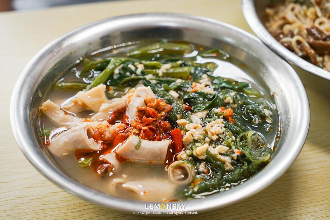 藏在水库的“阿姨街”，人均20块胖成猪