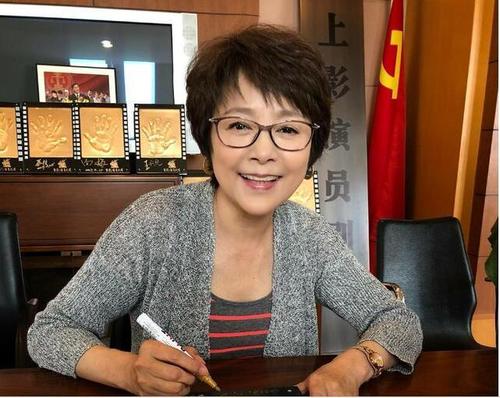 张瑜穿搭高清,张瑜知性穿搭真有气质