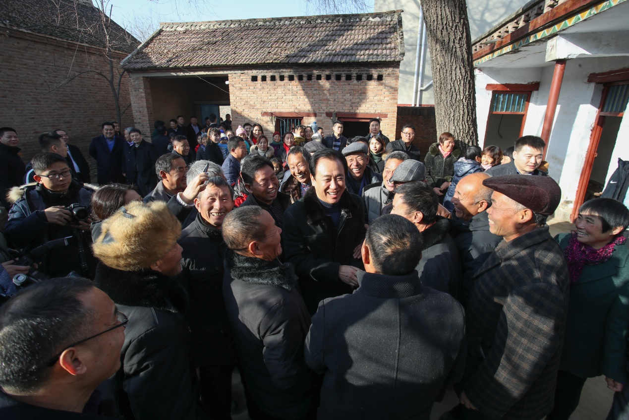 2018许家印回故乡视频,许家印回老家探亲再捐6.5亿