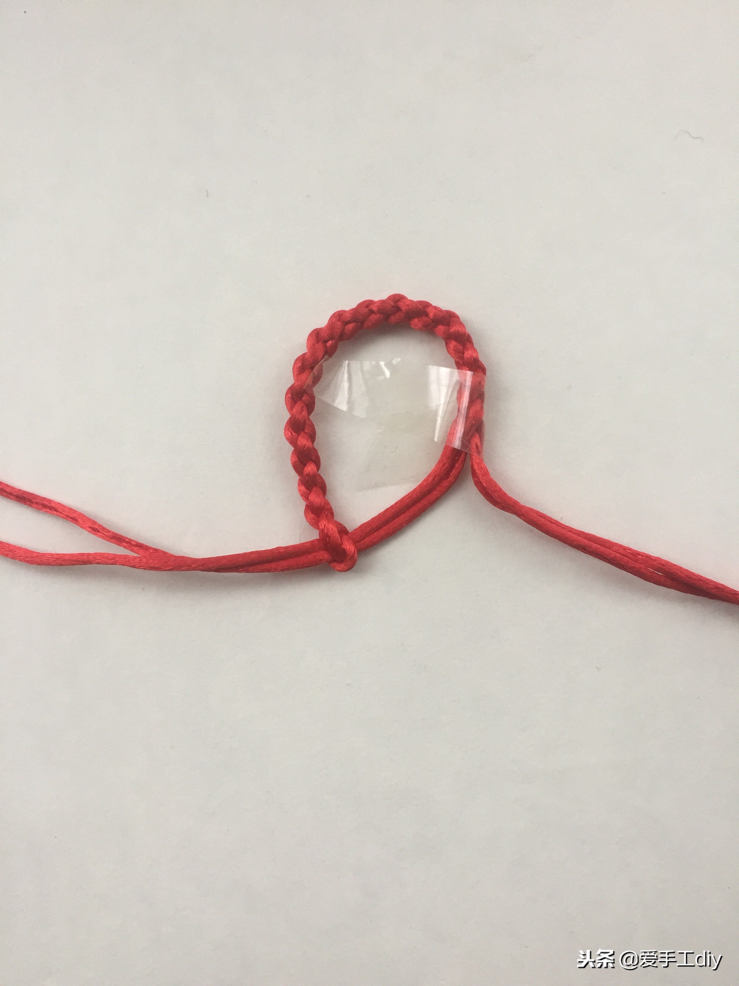 红绳加水晶转运珠戒指的编法,红绳戒指绳中间穿珠子编绳教程