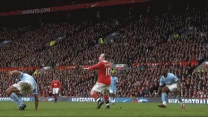 十大逆天倒钩射门,最厉害的十大倒钩破门