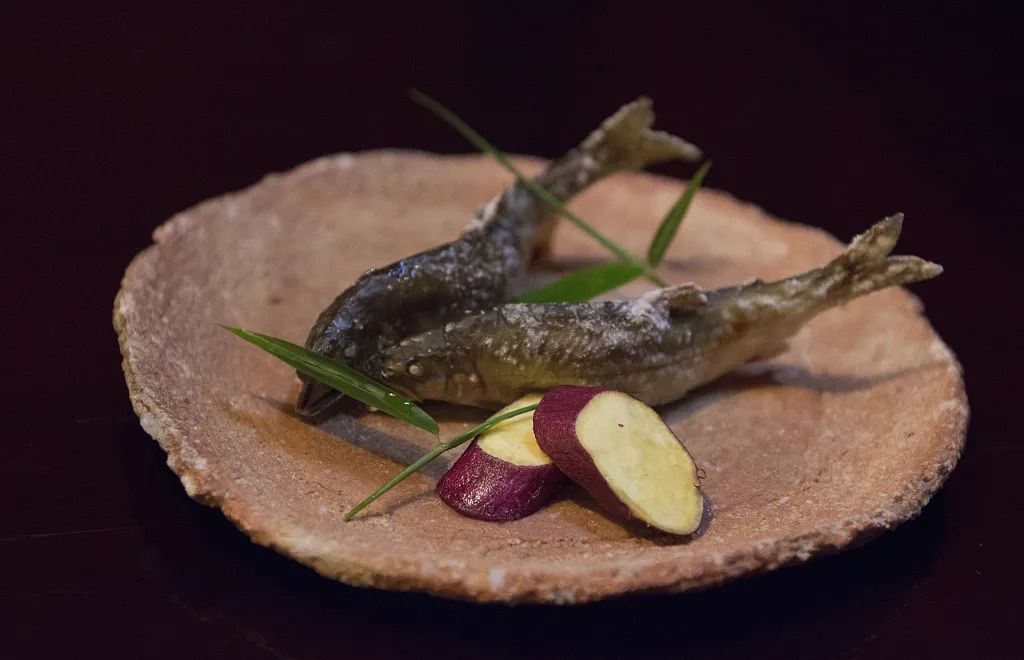 人均1000元的日本料理到底贵在哪,人均1000日本料理服务