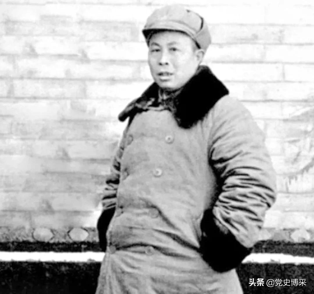 开国中将，因足智多谋人称“诸葛”，挥师66军首批入朝作战一次比一次打得好，授衔时身份特殊全军唯一