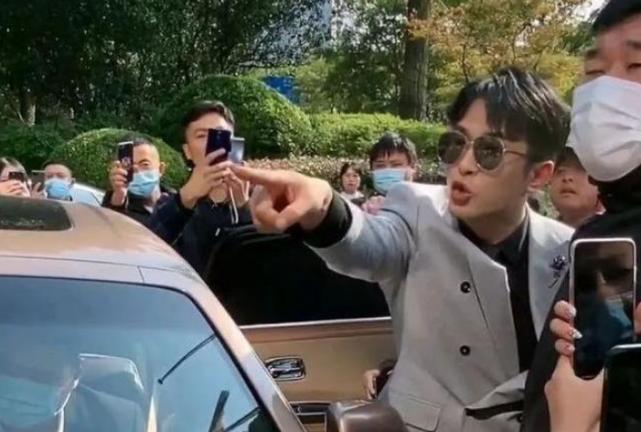 谢娜退出快本主持了吗,谢娜离开王牌对王牌的原因