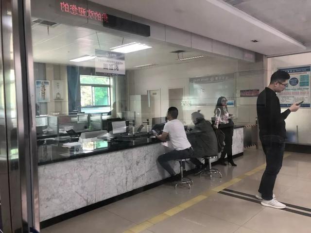 有年检标志行驶证过期了怎么办,行驶证逾期未年检怎么办