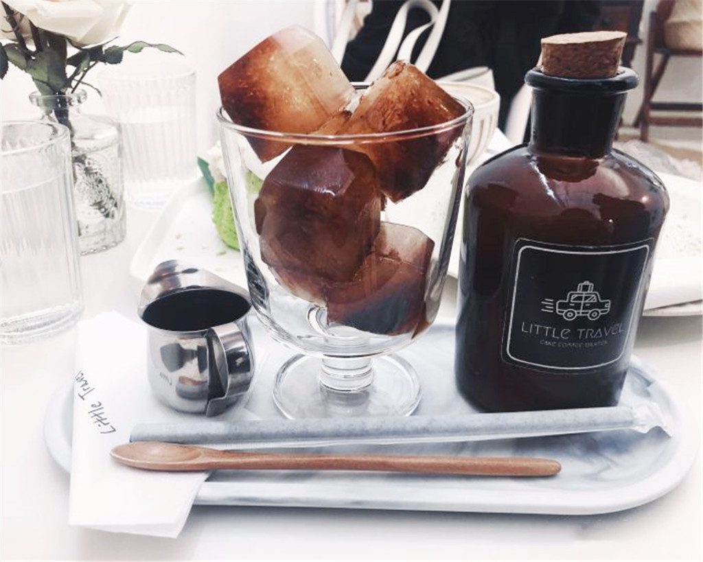 恩爱小情侣开的甜品店，颜值与味道共存，小姐姐拍照停不下来