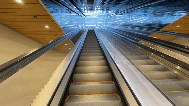 全球第一家苹果水上直营店在哪里,全球第一水上零售店