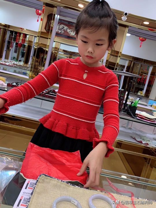 结婚三金买多少克黄金合适,结婚三金是黄金好还是白金好