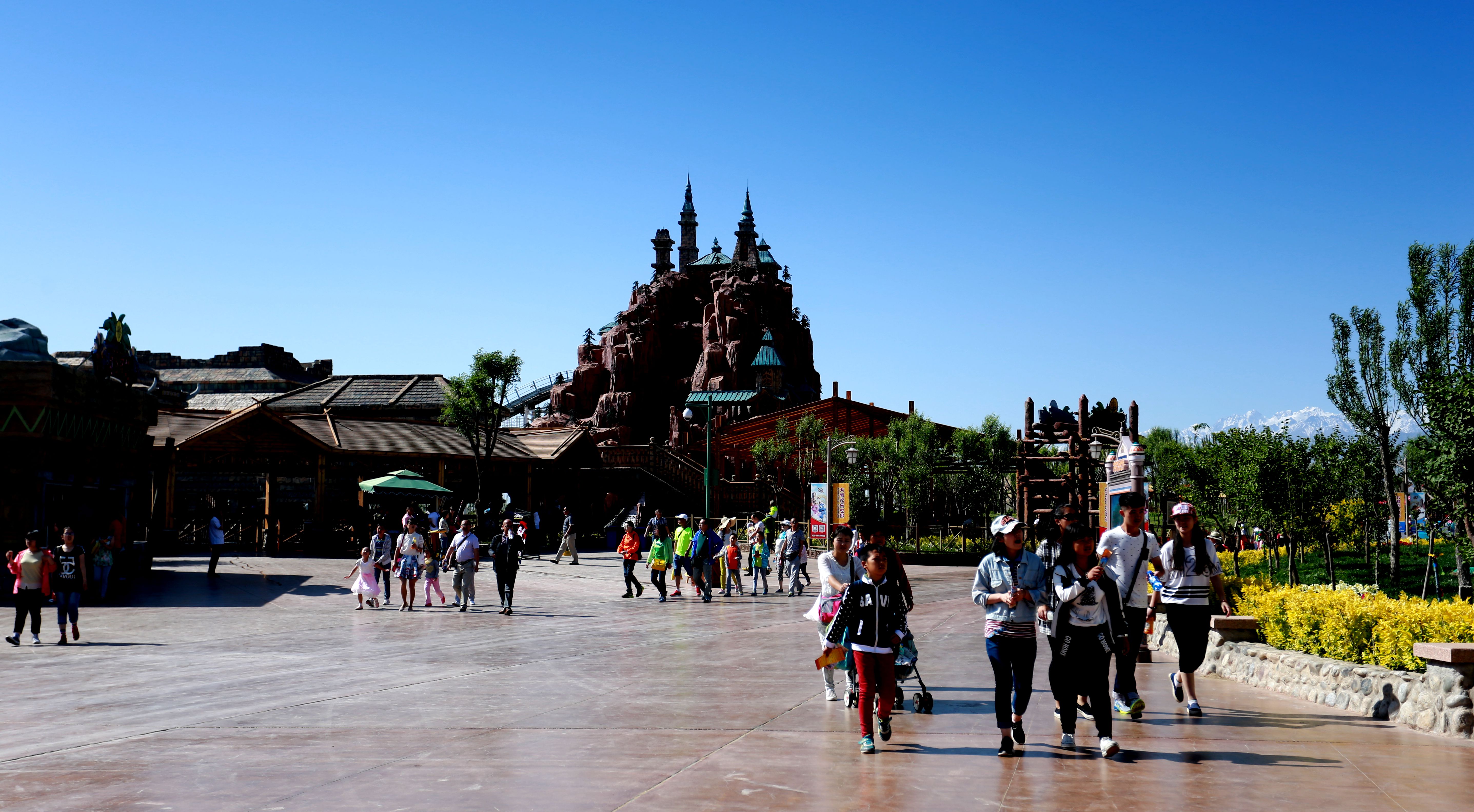 嘉峪关方特好玩么,嘉峪关方特什么时候人少