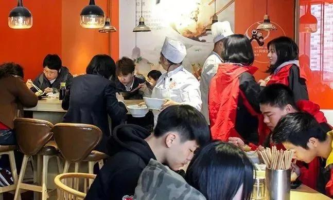 5万元小型餐饮创业项目,小餐饮行业的发展趋势