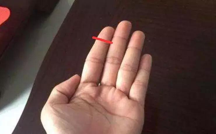 黄晓明回应“增高鞋垫”风波，高脚背的人，到底该如何选鞋？