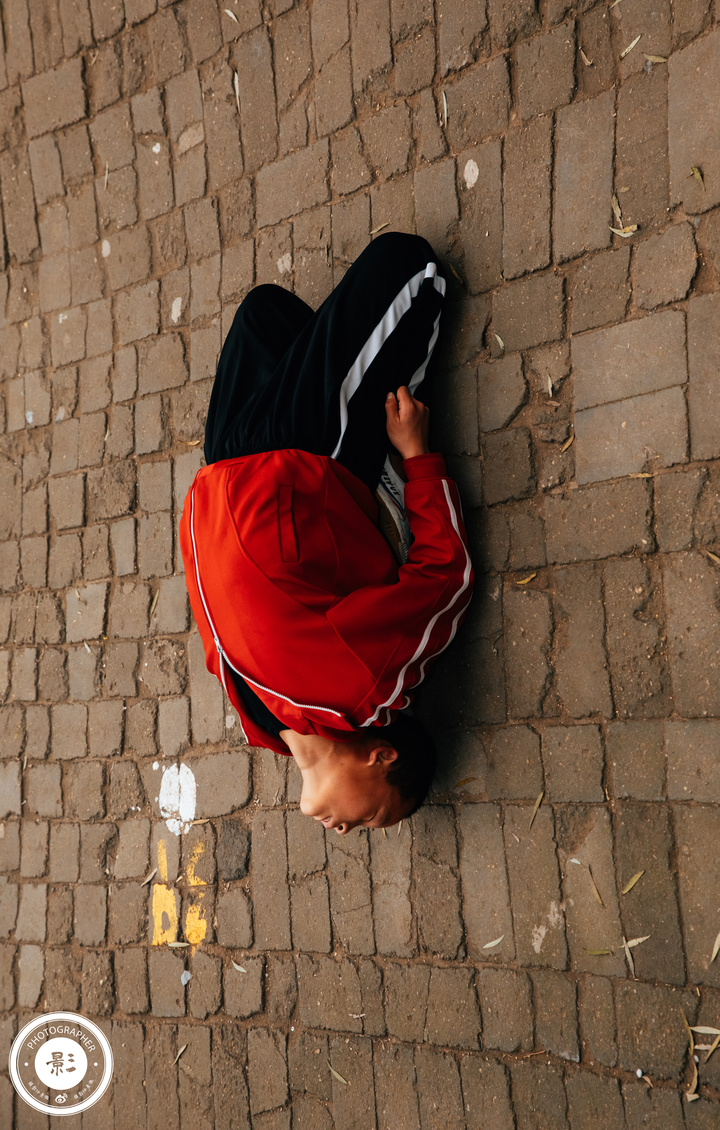 这里的孩子大多从6岁习武,他拍下河南少林寺一所鲜为人知的武校