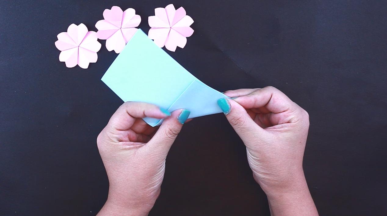 樱花折纸教程一张纸就可以折成,一张纸简单樱花折纸